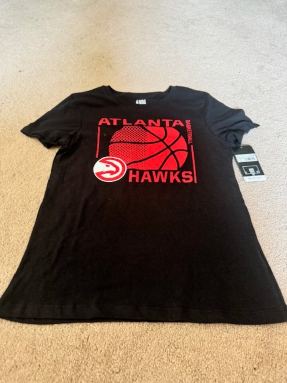 NWT-Kids Atlanta Hawks Basketball NBA shirt  Size10/12